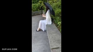 Isabella de laa在这个POV视频中给了一个混乱的口交并接受了面部射精
